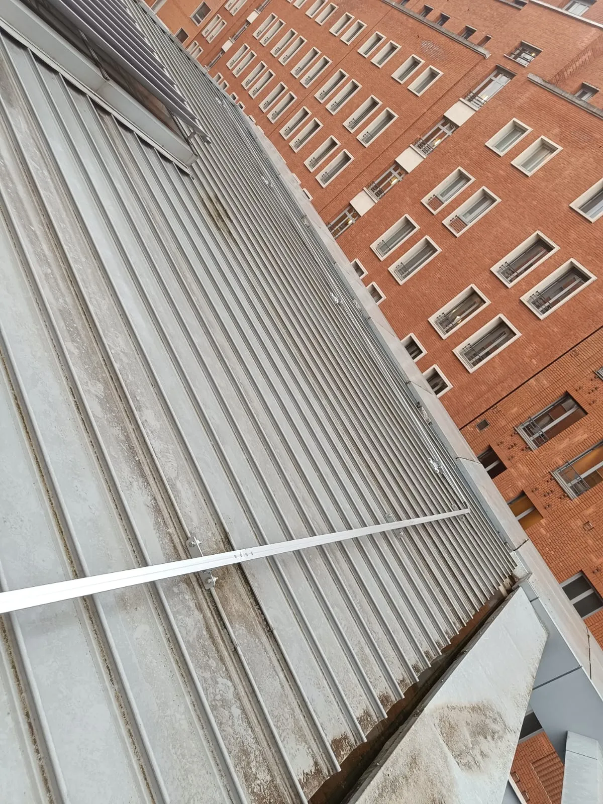 Ligne de vie rail rigide - toiture zinc